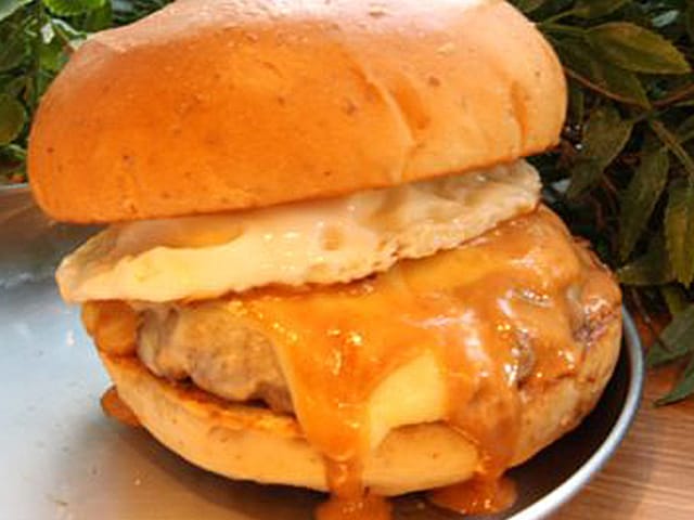 ラムエッグバーガー